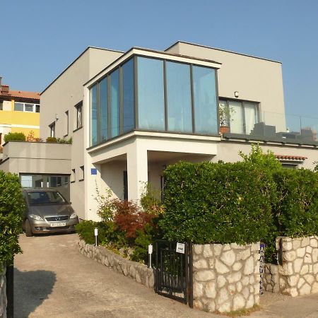 Apartment Branimir Omišalj Eksteriør bilde