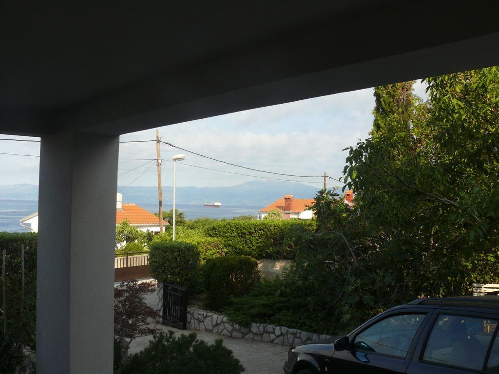 Apartment Branimir Omišalj Eksteriør bilde