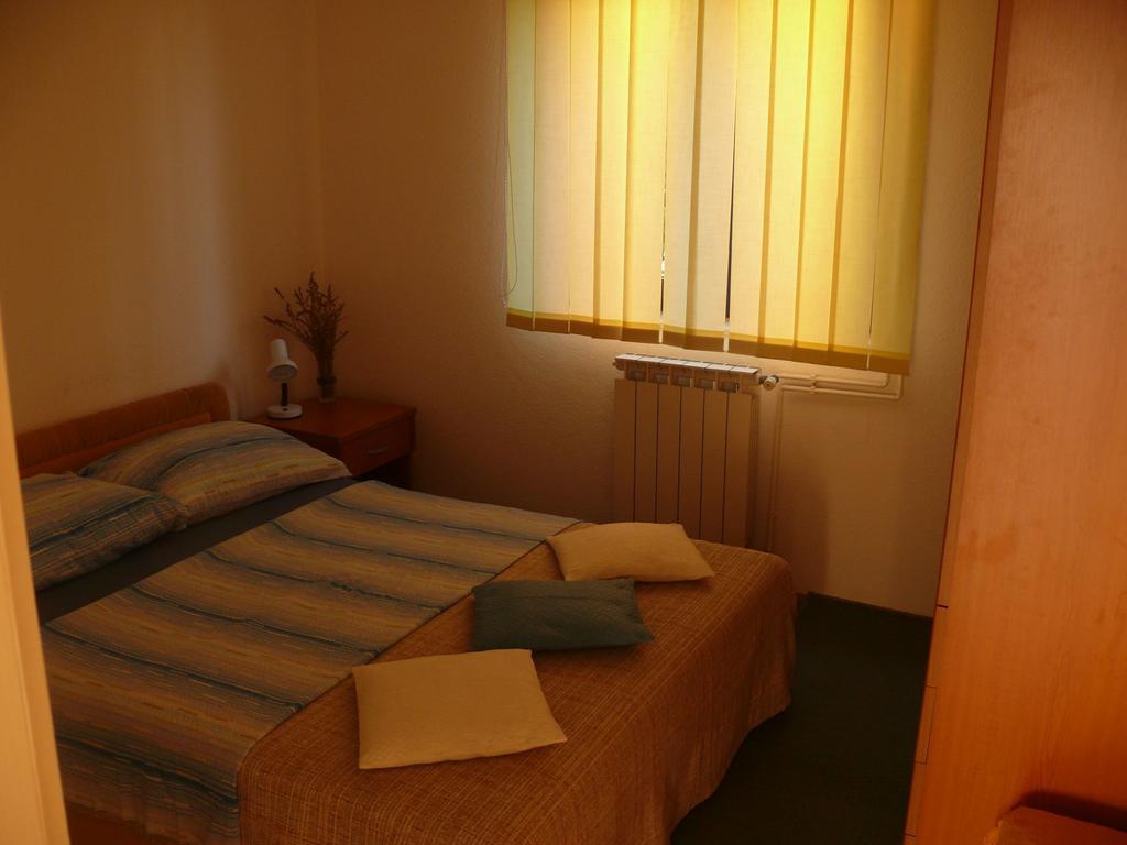 Apartment Branimir Omišalj Eksteriør bilde