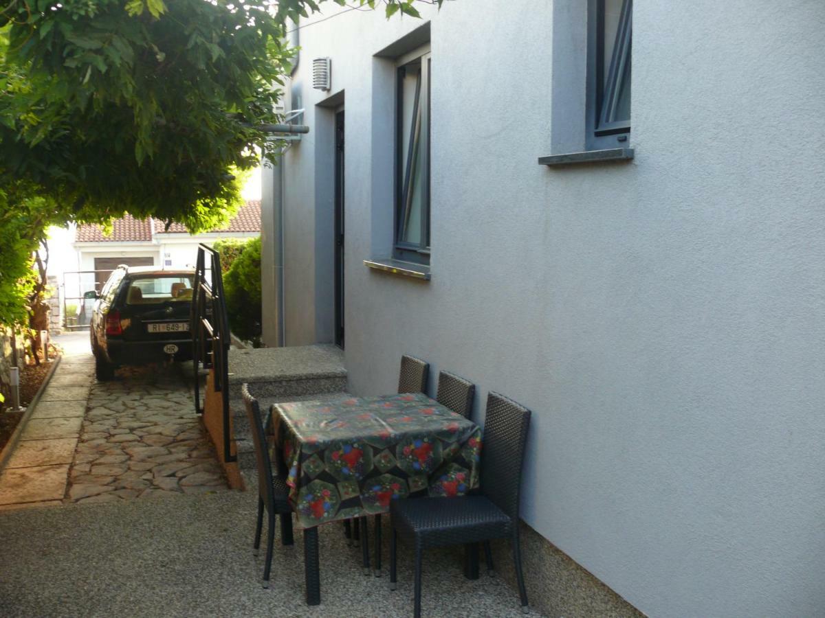 Apartment Branimir Omišalj Eksteriør bilde